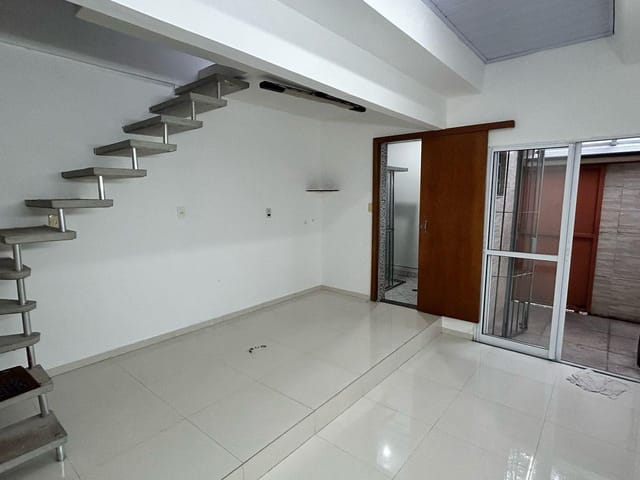 Casa 3 quartos e 2 banheiros, à venda, no bairro Jardim Modelo em São Paulo