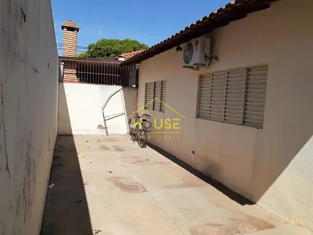 Casa com 248m², à venda, no bairro Jardim Eldorado em Votuporanga