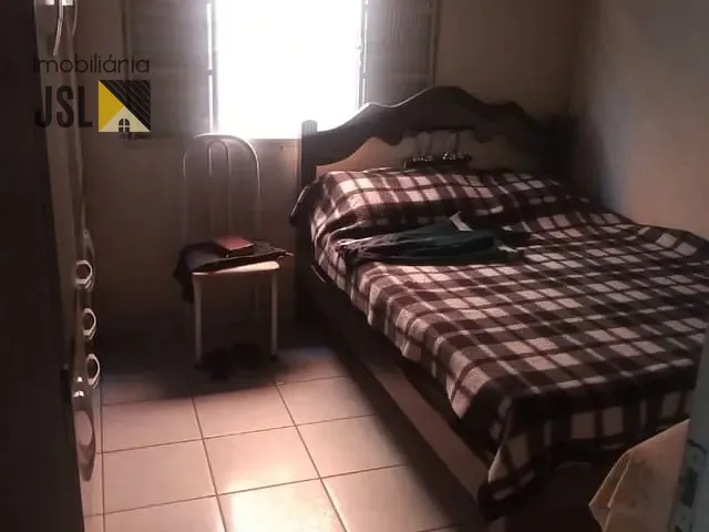 Casa com 239m² 1 quarto e 1 banheiro, à venda, no bairro Vila Santos em Caçapava