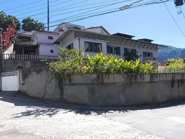 Casa 7 quartos e 7 banheiros, à venda, no bairro Mosela em Petrópolis