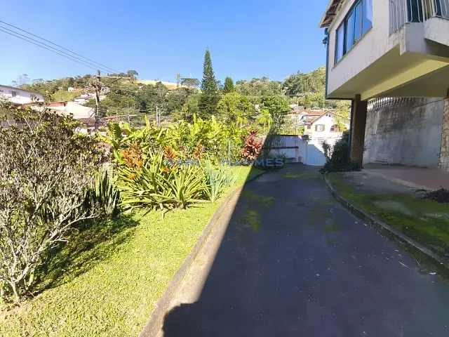 Casa 7 quartos e 7 banheiros, à venda, no bairro Mosela em Petrópolis