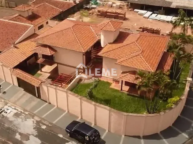 Casa com 496m² 3 quartos e 3 banheiros, à venda, no bairro Cecap I em Mococa