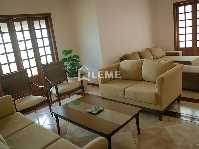 Casa com 496m² 3 quartos e 3 banheiros, à venda, no bairro Cecap I em Mococa