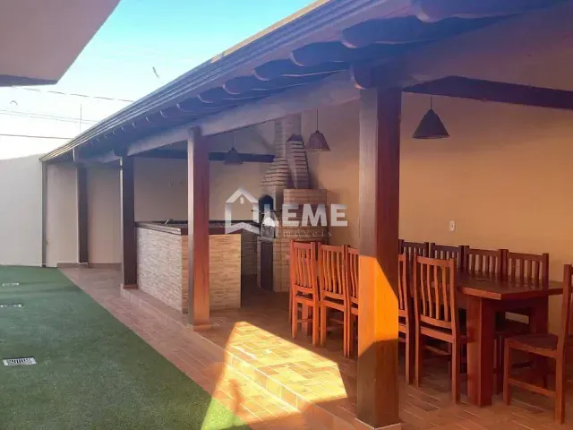 Casa com 496m² 3 quartos e 3 banheiros, à venda, no bairro Cecap I em Mococa