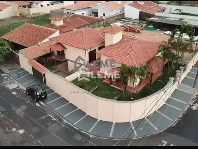 Casa com 496m² 3 quartos e 3 banheiros, à venda, no bairro Cecap I em Mococa