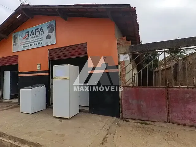 Casa com 240m² 2 quartos e 2 banheiros, à venda, no bairro Vila Magnólia em Araçuaí