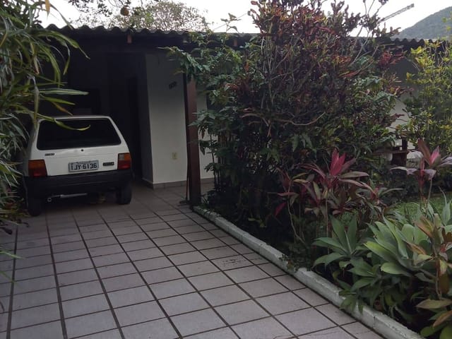 Casa 3 quartos e 1 banheiro, à venda, no bairro São João do Rio Vermelho em Florianópolis