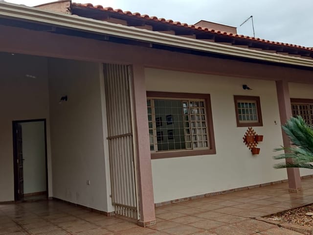 Foto do Casa - Casa à venda Zona Leste, com a 2 dormitórios sendo 1 suíte, 136 m²  e edícula nos fundos, com 1 dormitório e 1 banheiro, churrasqueira e gourmet - Lonmdrina. | Grupo Mitral Imóveis