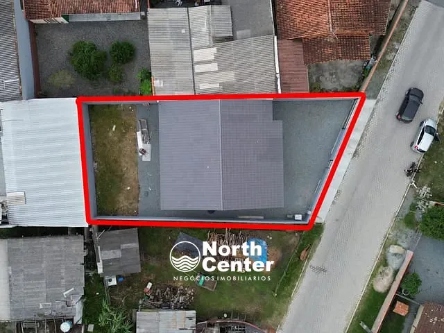 Casa com 321m² 3 quartos e 1 banheiro, à venda, no bairro Centro em Balneário Barra do Sul