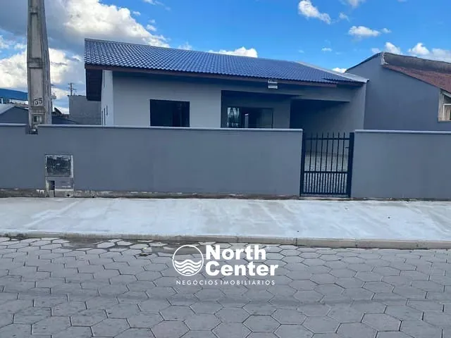 Casa com 321m² 3 quartos e 1 banheiro, à venda, no bairro Centro em Balneário Barra do Sul
