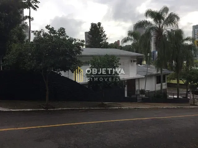 Casa com 488m² 6 quartos e 3 banheiros, à venda, no bairro Centro em Novo Hamburgo