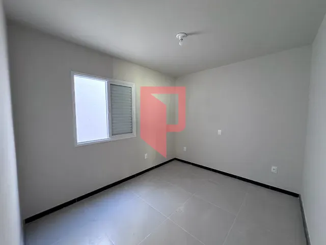 Casa 2 quartos e 1 banheiro, para alugar, no bairro Caiçaras em Belo Horizonte