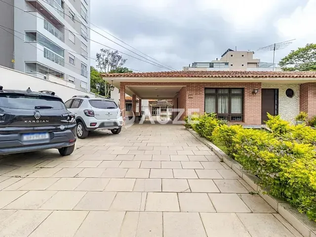 Casa com 511m² 3 quartos e 3 banheiros, para alugar, no bairro Bacacheri em Curitiba