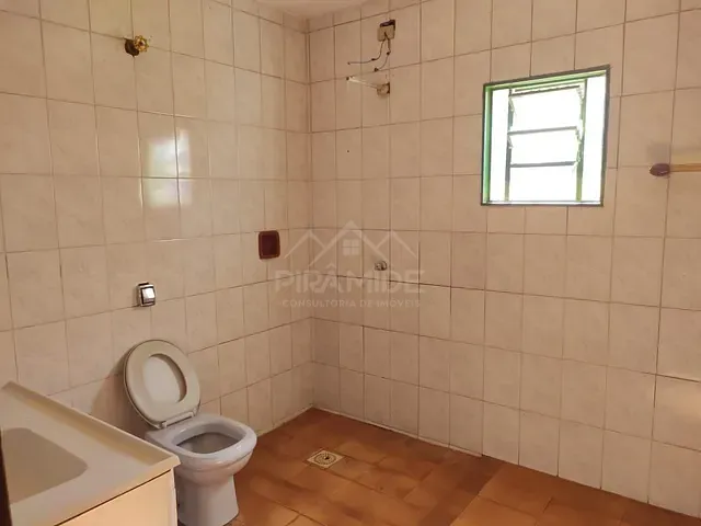 Casa com 350m² 3 quartos e 2 banheiros, à venda, no bairro Dom Bosco em Poços de Caldas