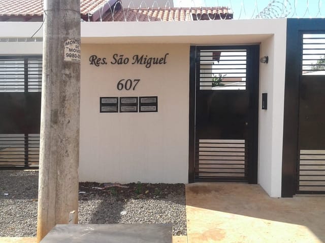 Casa 2 quartos e 1 banheiro, para alugar, no bairro Vila Ipiranga em Campo Grande