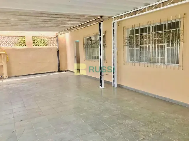 Casa com 300m² 3 quartos e 2 banheiros, à venda, no bairro Cidade Morumbi em São José dos Campos