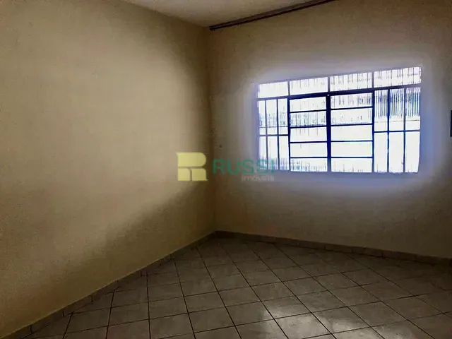 Casa com 300m² 3 quartos e 2 banheiros, à venda, no bairro Cidade Morumbi em São José dos Campos