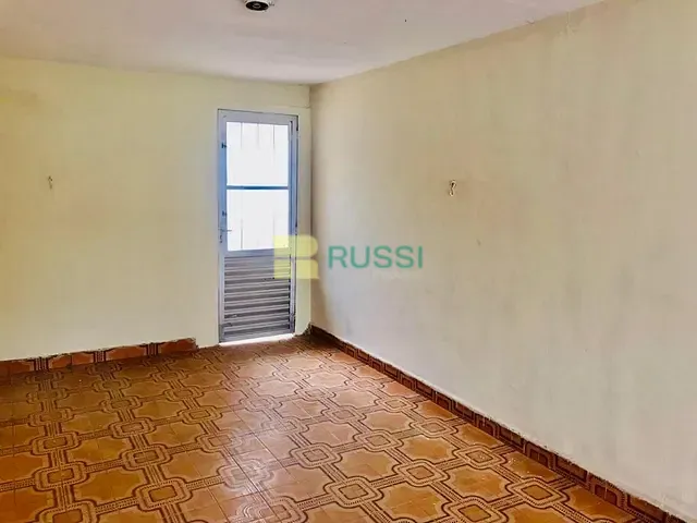 Casa com 300m² 3 quartos e 2 banheiros, à venda, no bairro Cidade Morumbi em São José dos Campos