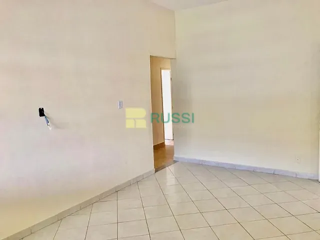 Casa com 300m² 3 quartos e 2 banheiros, à venda, no bairro Cidade Morumbi em São José dos Campos