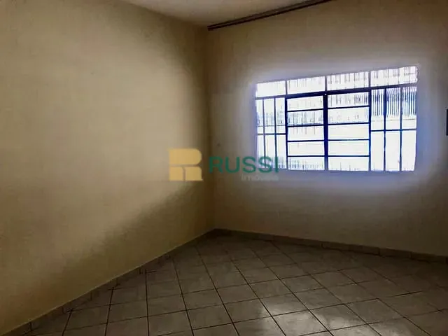 Casa com 300m² 3 quartos e 2 banheiros, à venda, no bairro Cidade Morumbi em São José dos Campos