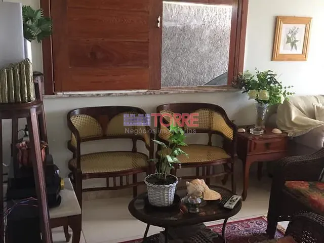 Casa com 450m² 4 quartos e 3 banheiros, à venda, no bairro Olivença em Ilhéus