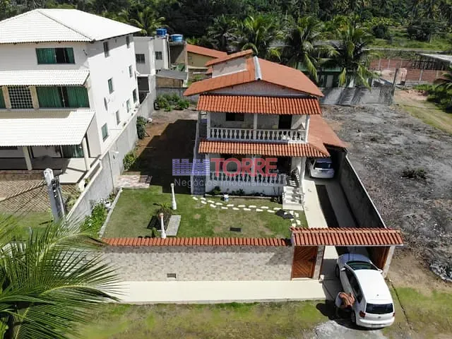 Casa com 450m² 4 quartos e 3 banheiros, à venda, no bairro Olivença em Ilhéus