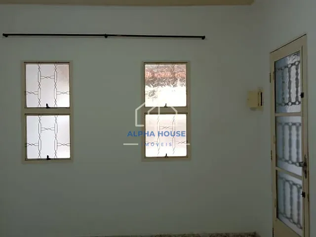 Casa 2 quartos e 1 banheiro, à venda, no bairro Mombaça em Pindamonhangaba