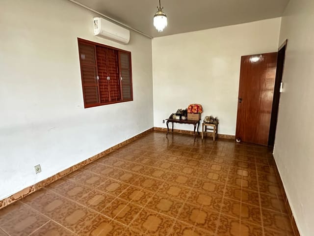 Casa com 417m² 5 quartos e 4 banheiros, à venda, no bairro Setor Morais em Goiânia