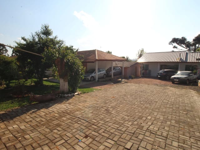 Casa com 1000m² 3 quartos e 2 banheiros, à venda, no bairro Colônia Dona Luíza em Ponta Grossa
