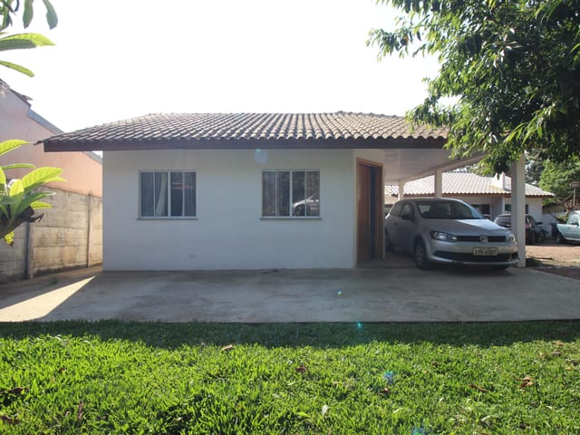 Casa com 1000m² 3 quartos e 2 banheiros, à venda, no bairro Colônia Dona Luíza em Ponta Grossa
