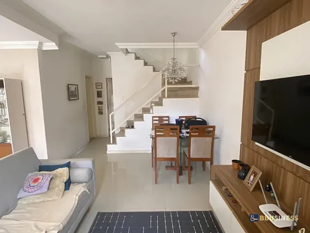 Casa com 300m² 3 quartos e 3 banheiros, à venda, no bairro Alphaville em Campos dos Goytacazes