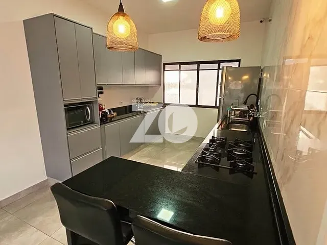 Casa com 400m² 5 quartos e 3 banheiros, à venda, no bairro Vila Camargo em Bauru