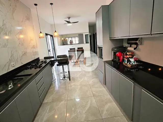 Casa com 400m² 5 quartos e 3 banheiros, à venda, no bairro Vila Camargo em Bauru