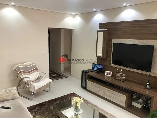 Casa com 250m² 2 quartos e 1 banheiro, para alugar, no bairro Santa Paula em São Caetano do Sul