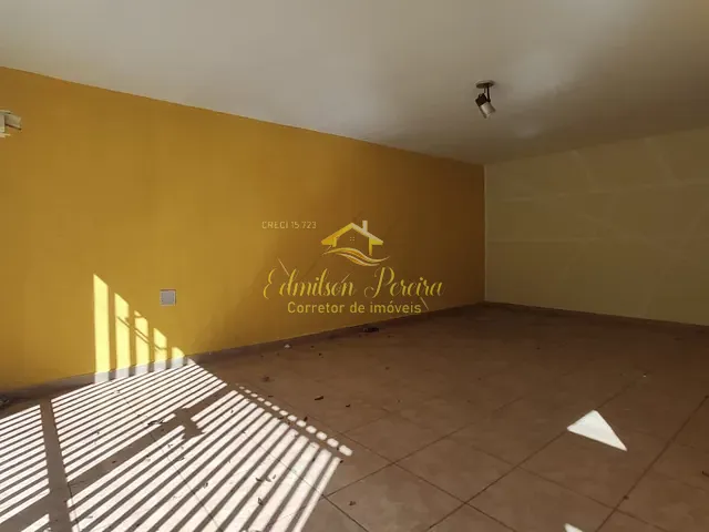 Casa com 297m² 2 quartos e 2 banheiros, à venda, no bairro Lindóia em Londrina