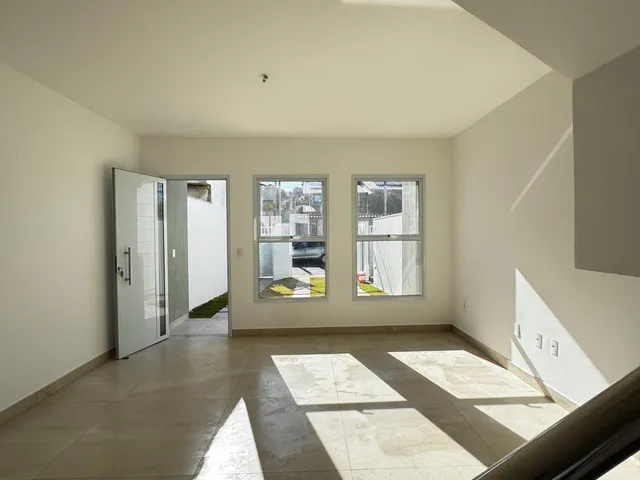 Casa com 135m² 3 quartos e 1 banheiro, à venda, no bairro Estância Monazítica em Serra