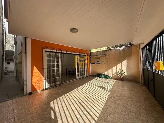 Casa com 144m² 3 quartos e 3 banheiros, para alugar, no bairro Campina em Belém