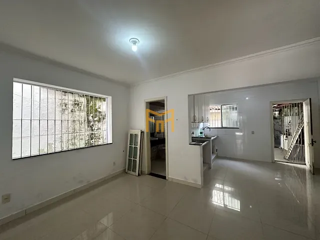 Casa com 144m² 3 quartos e 3 banheiros, para alugar, no bairro Campina em Belém