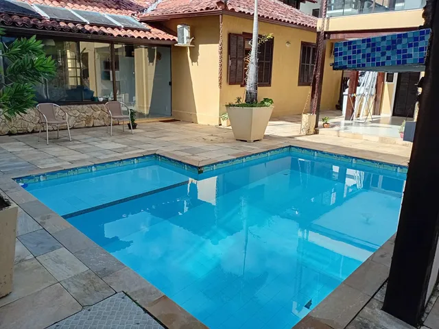 Casa com 430m² 3 quartos e 2 banheiros, à venda, no bairro Piratininga em Niterói