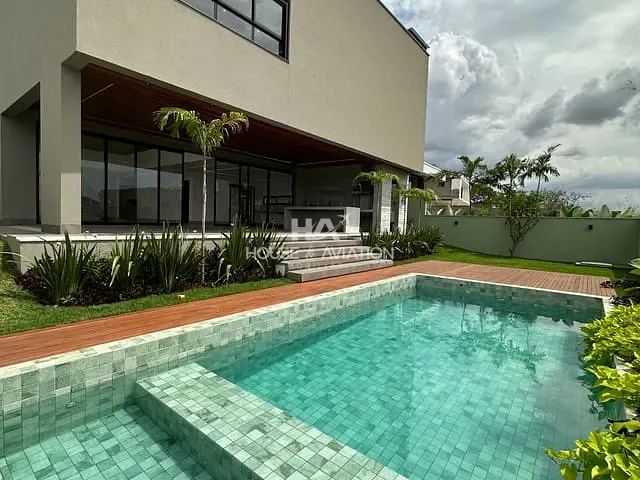 Casa com 592m² 5 quartos e 8 banheiros, à venda, no bairro Jardins Verona em Goiânia