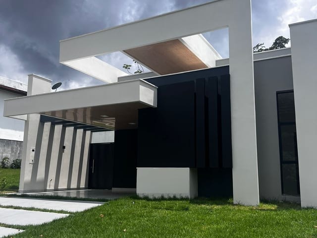 Casa com 250m² 3 quartos e 4 banheiros, à venda, no bairro Ponta Negra em Manaus