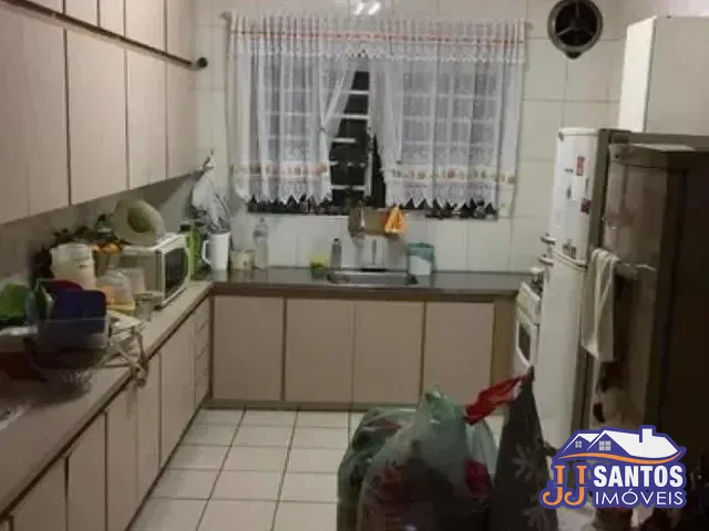 Casa com 440m² 3 quartos e 4 banheiros, à venda, no bairro Vila Bertioga em São Paulo