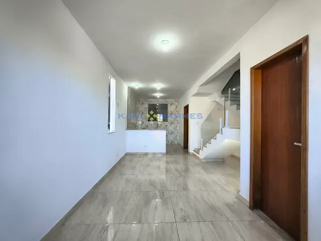 Casa 2 quartos e 3 banheiros, à venda, no bairro Mosela em Petrópolis