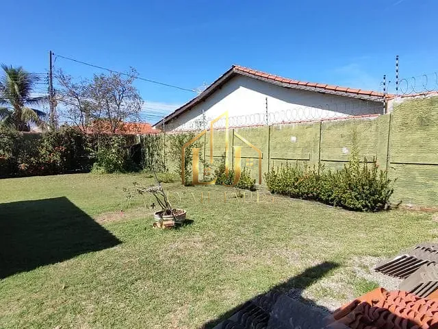 Casa com 550m² 4 quartos e 2 banheiros, para alugar, no bairro Morada do Ouro em Cuiabá