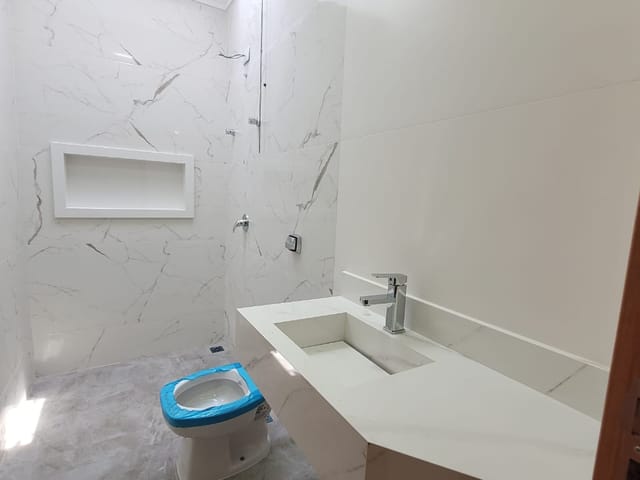 Casa com 200m² 3 quartos e 3 banheiros, à venda, no bairro Jardim Munique em Maringá