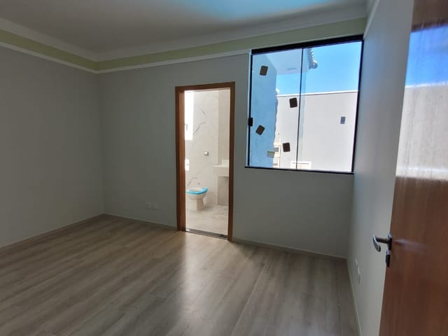 Casa com 200m² 3 quartos e 3 banheiros, à venda, no bairro Jardim Munique em Maringá