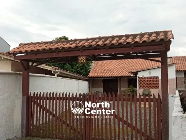 Casa 3 quartos e 1 banheiro, para alugar, no bairro Centro em Balneário Barra do Sul