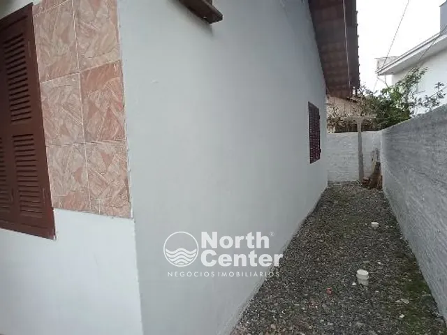 Casa 3 quartos e 1 banheiro, à venda, no bairro Centro em Balneário Barra do Sul