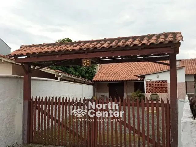 Casa 3 quartos e 1 banheiro, à venda, no bairro Centro em Balneário Barra do Sul