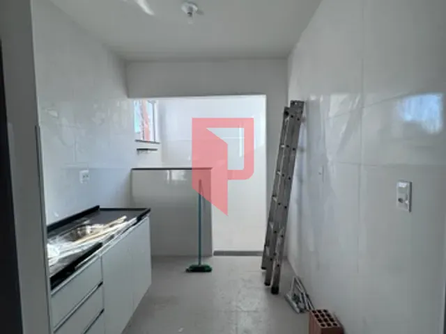 Casa 2 quartos e 1 banheiro, para alugar, no bairro Caiçaras em Belo Horizonte